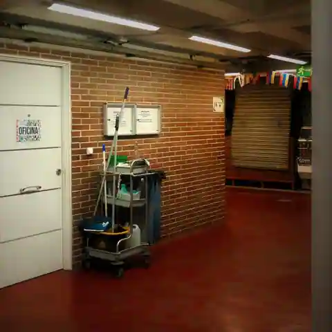 거제시 연초면 사업장청소 안내 이미지